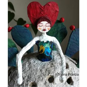 heart-handmade-lamp-papiermache-artistic-home-decor-unique_gift