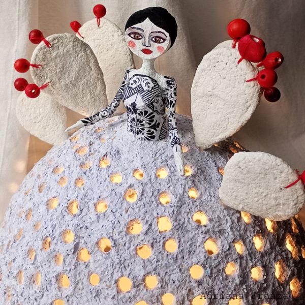 carmela-white-sicilian_cool_design_object-ecodesign-hand-made-papier-mâché-home_decor-sicilian_recycle_design-fairytale-mood-lights-table_lamp_one_of_a_kind_unique_present_artistic_souvenir_sicily-noto-sicilian_gifts-prickly_pears