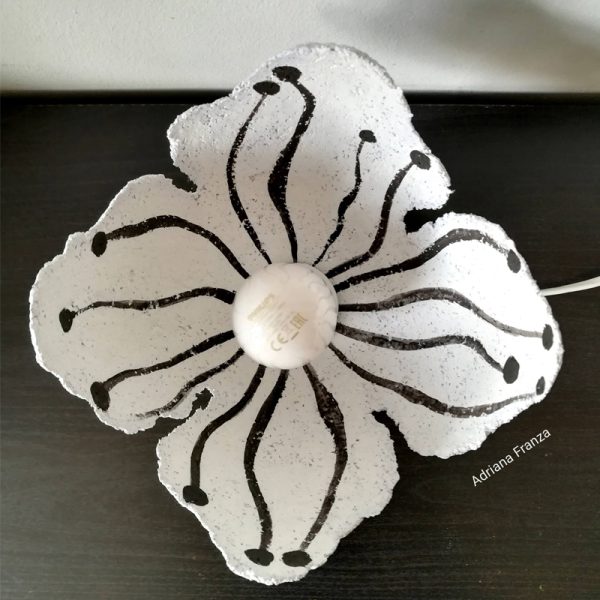 Lunaria-lampada-bianca-fiore