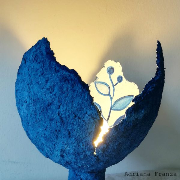 blue-flower-lamp