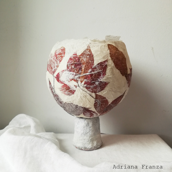 lampada-da-tavolo-cartapesta-foglie-autunno-1