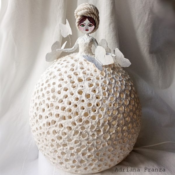farfalla-bianca-cartapesta-bambola-lampada-matrangela-sicilia-donne-di-luce-regali-casa-regalo-laurea-regalo-sposa
