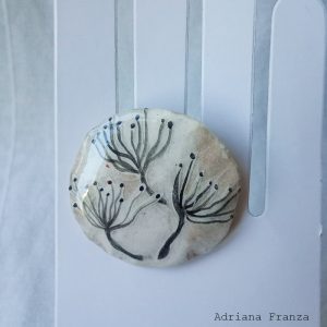 anello-regolabile-dipinto-bijoux-resina-soffione-fiore-adriana-franza-regali-donna
