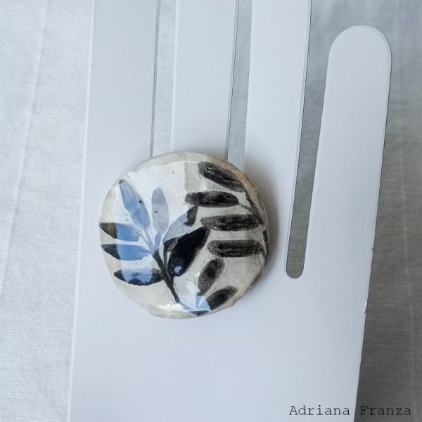 anello-regolabile-cartapesta-resina-dipinto-a-mano-gelsomino-foglie-bianco-e-nero-romantico-regalo-donna