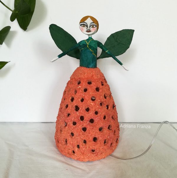 lampada-fatta-a-mano-elena-lucilla-arancione-regalo_per_ragazza-sposa--cartapesta-lampada-bambolina-siciliana-vienna