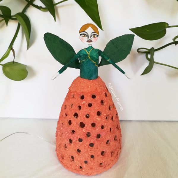 helena-papermache_doll-gift_for-home-original_presents-vienna-orange-green-small-lamp-handmade-lamp-sicilian_present-kleine_lampe,kunsthandwerk_wien