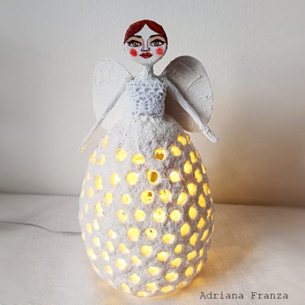lucilla-angioletto-lampada-cartapesta-bambolina-portafortuna-angelo-custode-bianco
