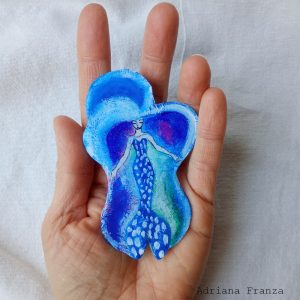 brosche-meerjungfrau-blau-schmuck-wien-hand-painted-resin-mermaid-brooch-blue-white-turquoise-purple